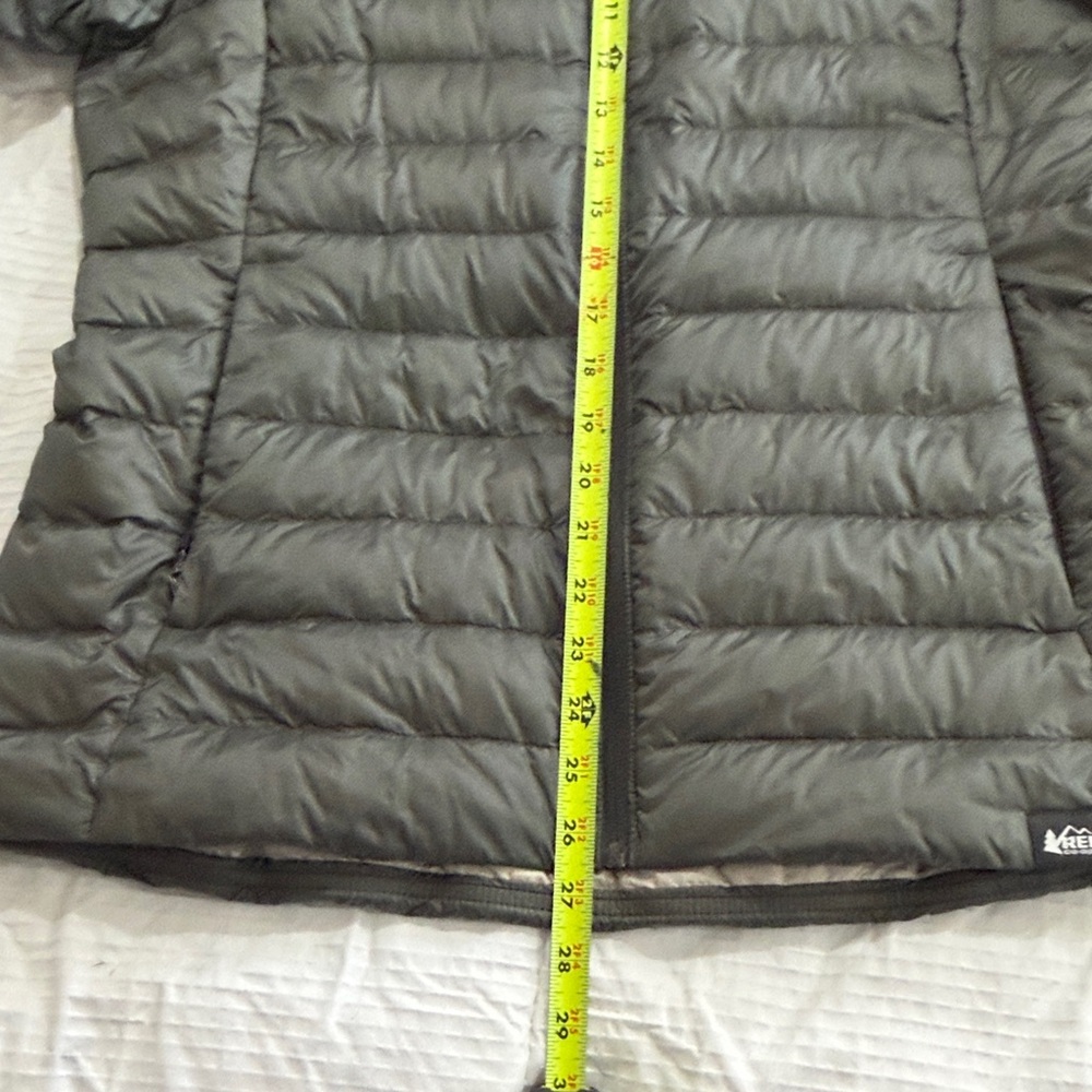 REI Women's Green Puffer Coat - Picture 4 of 8